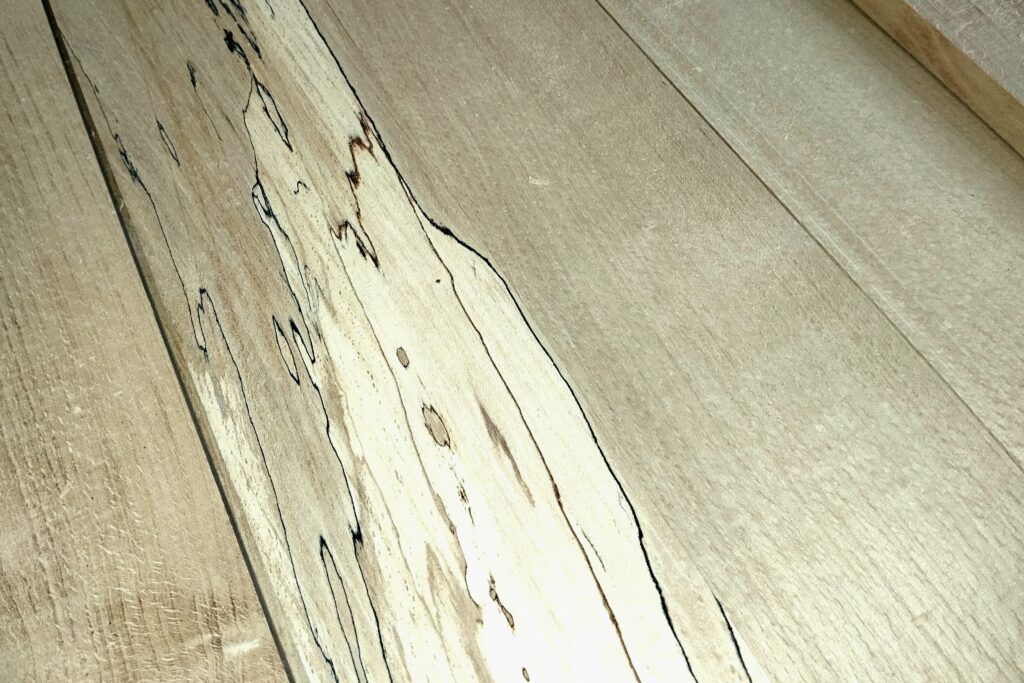 planches de frene rabotées