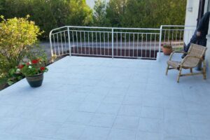 Lire la suite à propos de l’article Carrelage d’une terrasse extérieur avec étenchéité