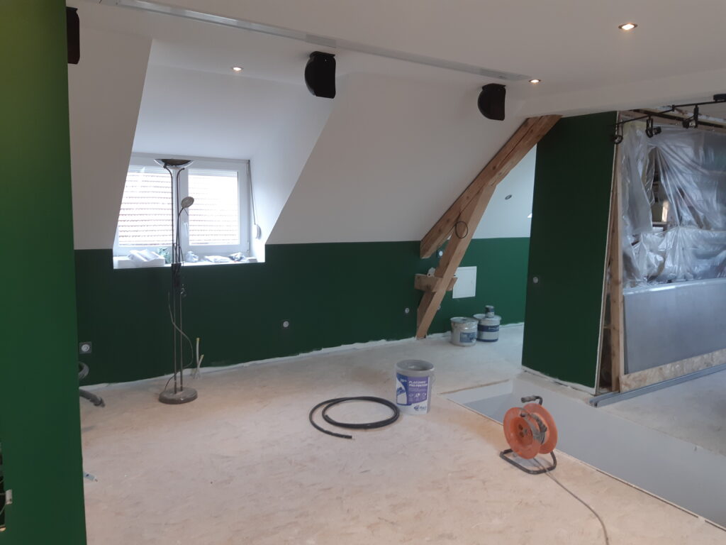 combles aménagées en placo, peinture.