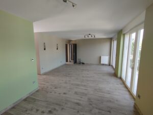 Lire la suite à propos de l’article Ratissage et peinture complète d’une maison de 90 m²