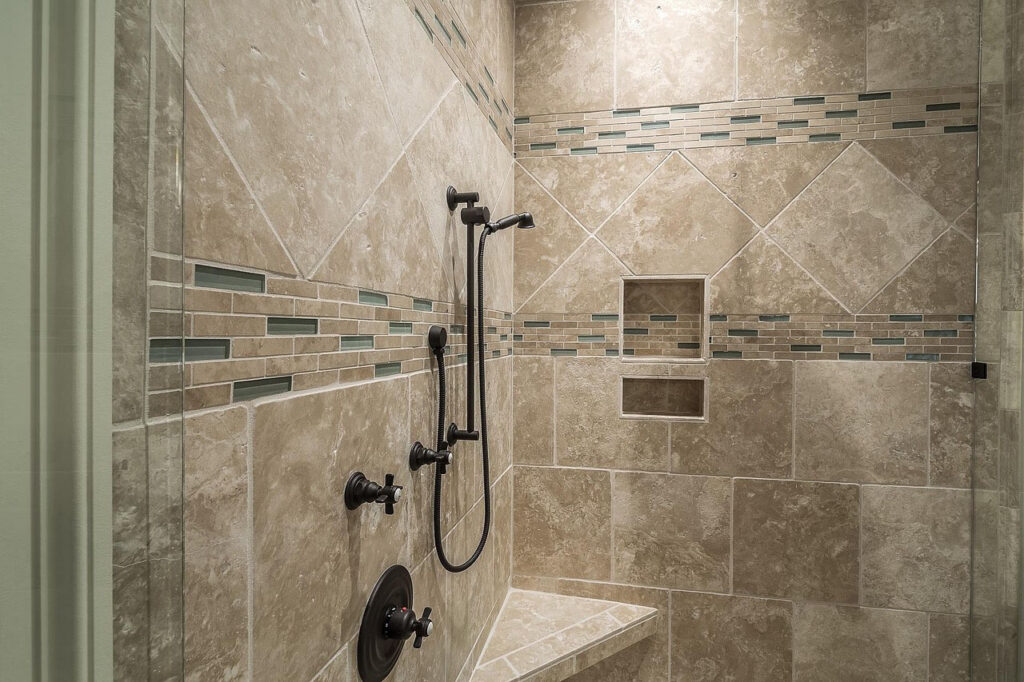 douche en travertin