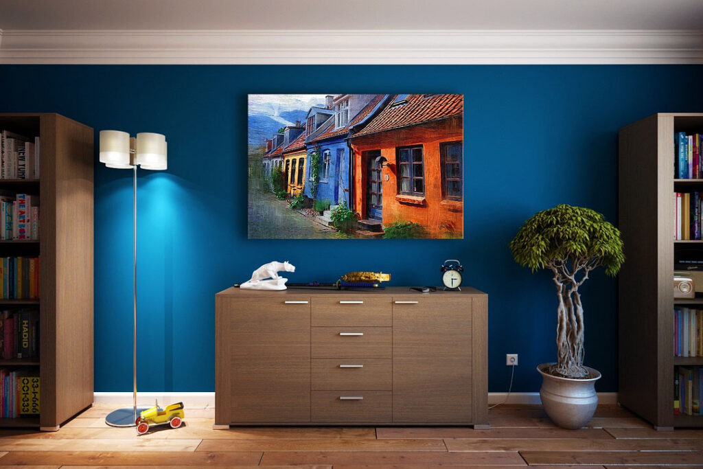 pièces à vivre sur fond bleu avec meubles en bois