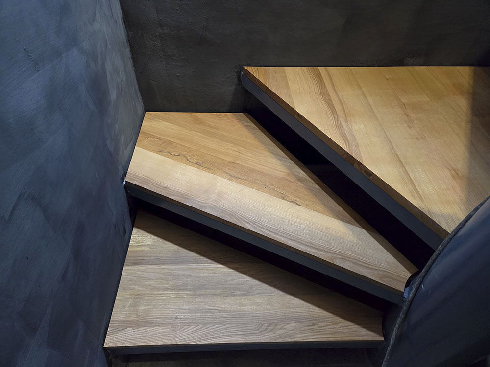 Escalier tournant frene 1